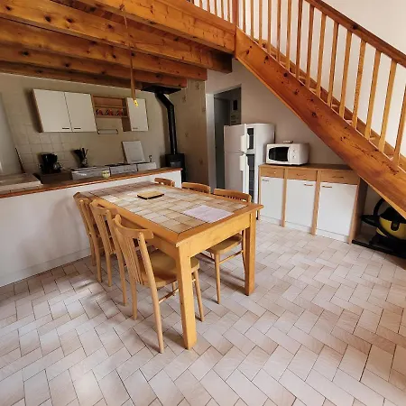 Maison Proche Viaduc De Garabit Prázdninový dům *